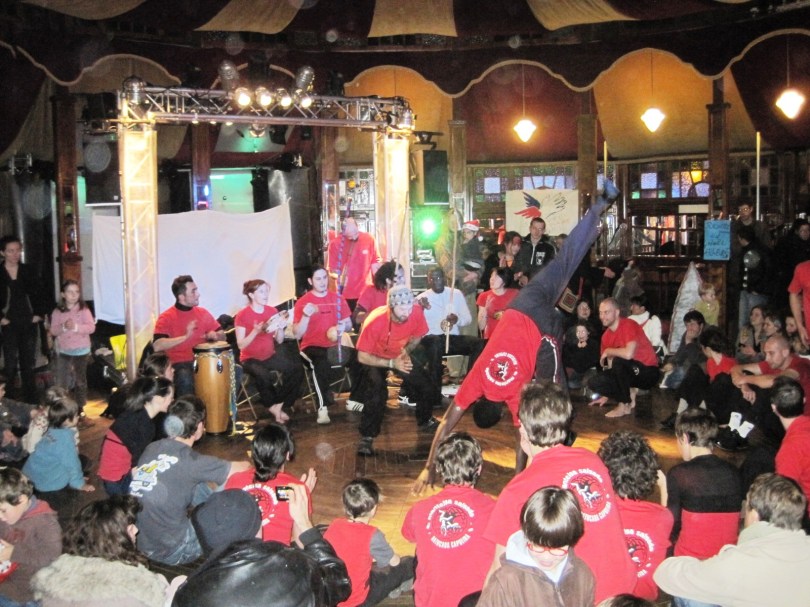 Démo Capoeira Noels enchanteurs Lorient